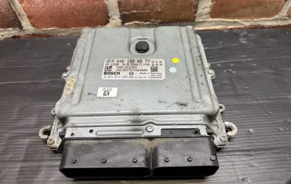Mercedes-Benz Sprinter W906 Engine control unit/module ECU A6461500577 0281014203
