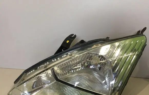 Ford Focus Headlight/headlamp