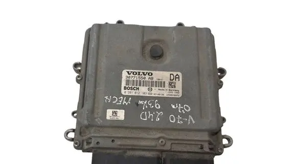 Volvo V70 Engine control unit/module 30771550 1039S18372 0281012103