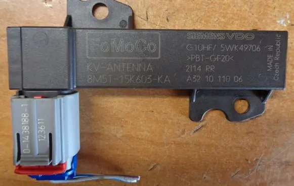 Ford Kuga I Antenna control unit 8M5T15K603KA