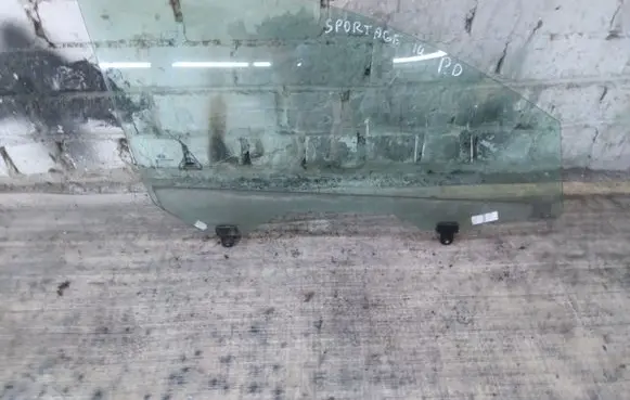 KIA Sportage Front door window glass four-door