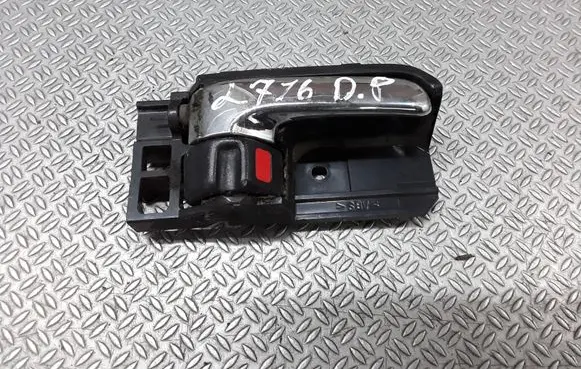 Toyota Corolla Verso E121 Front door interior handle