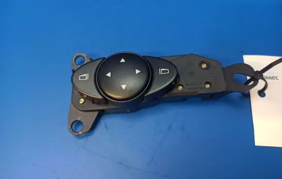 Mercedes-Benz E W211 Wing mirror switch 2118215379