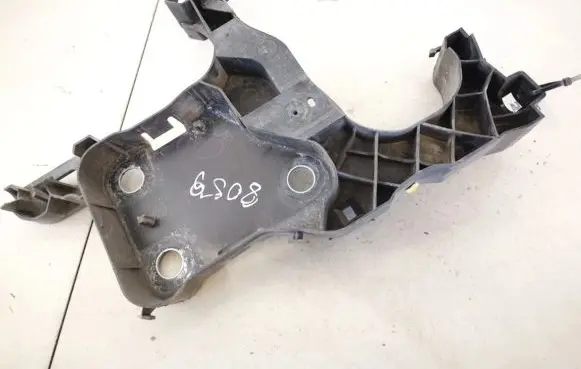 Renault Megane II Front bumper mounting bracket 8200137496