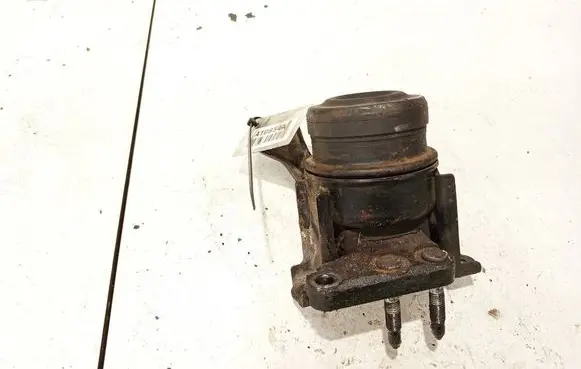 Engine mount bracket