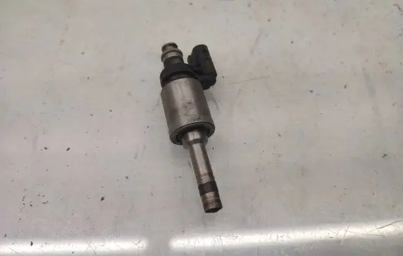 Ford Fiesta Fuel injector DM5G9F593AA DM5G9F593
