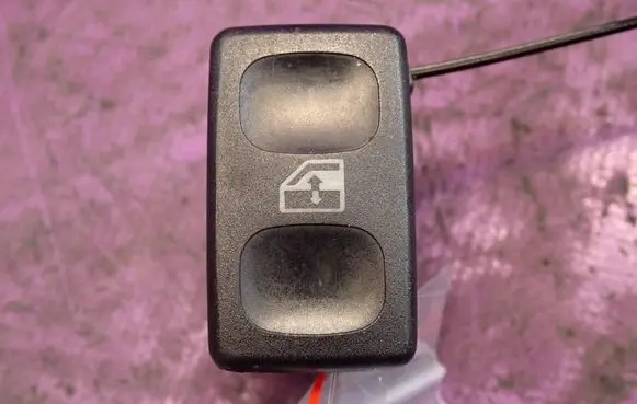 Seat Toledo II (1M) Quarter vent window switch 
