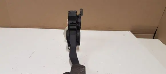 Skoda Fabia Mk1 (6Y) Accelerator throttle pedal 0281002374