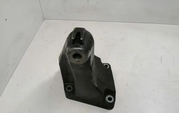 Mercedes-Benz Vito Viano W639 Engine mounting bracket A6422231804