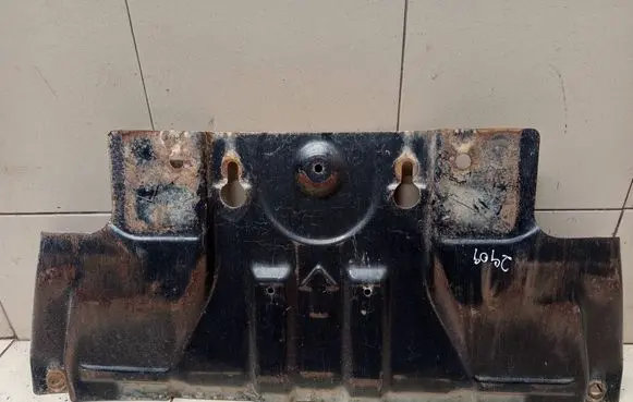 Isuzu D-Max Engine splash shield/under tray 