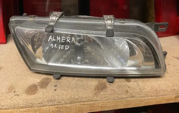 Nissan Almera Headlight/headlamp 1593