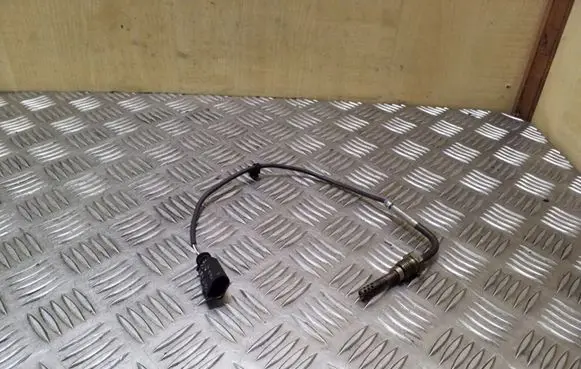 Audi A6 S6 C6 4F Exhaust gas temperature sensor 1J0973802 HE1EPIQBG 059906088A