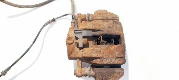 Mercedes-Benz A W169 Front brake caliper