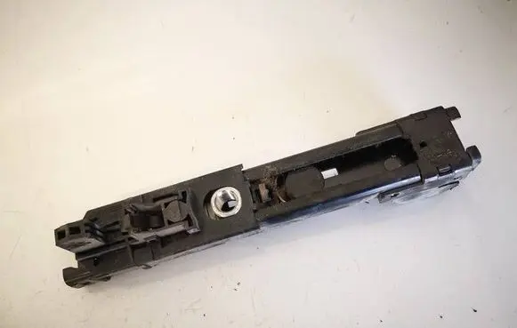 Skoda Octavia Mk2 (1Z) Seat belt adjustment rail 1T0857819