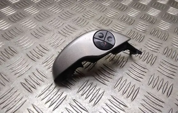 Toyota Prius (XW20) Steering wheel buttons/switches F70CV164