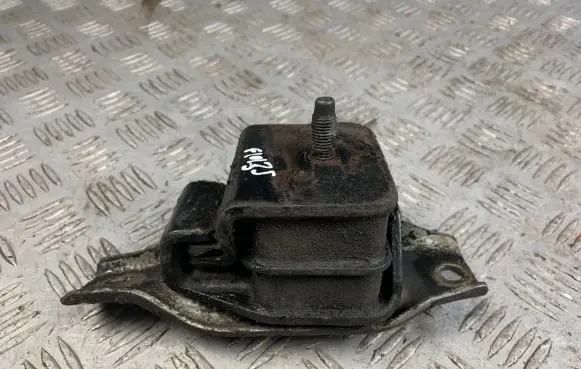 Engine mount bracket