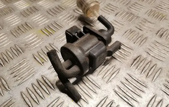 Mercedes-Benz E W210 Turbo solenoid valve 0005450527