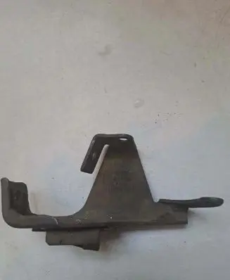 Audi A6 S6 C4 4A Engine mounting bracket 028103945A