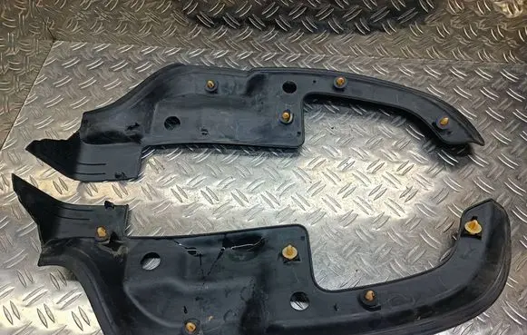 Citroen DS7 Crossback Tailgate trim 9819415480 9819415580