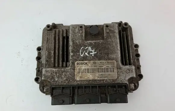 Renault Megane II Engine control unit/module 8200391966 0281011776