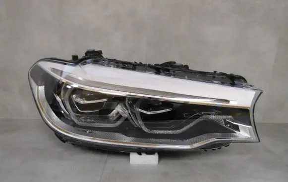 BMW 5 G30 G31 Headlight/headlamp 7439210