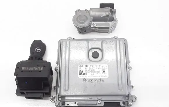 Mercedes-Benz E W211 Engine ECU kit and lock set A6421503779 0281012031 2115452308