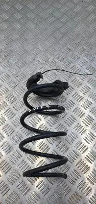 Volkswagen Golf VII Front coil spring