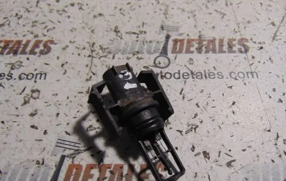 Mercedes-Benz E W210 Intake air temperature sensor A0005422818