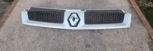 Renault Master II Front grill 7701057086