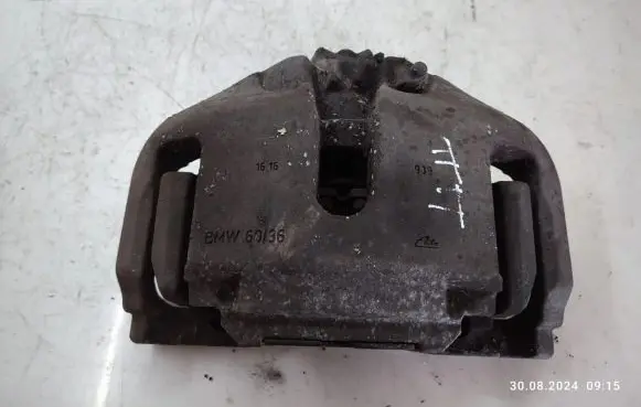 BMW 7 F01 F02 F03 F04 Front brake caliper