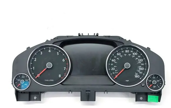 Volkswagen Touareg II Speedometer (instrument cluster) 7P6920981E
