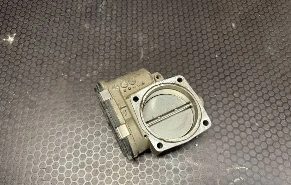 Volkswagen Touareg I Throttle body valve 022133062AF 58330 0280750008