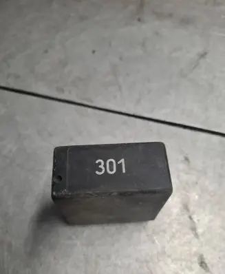 Audi A6 S6 C5 4B Other relay 4A0919471 5KG00656800