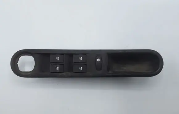 Renault Espace III Electric window control switch 8200250651