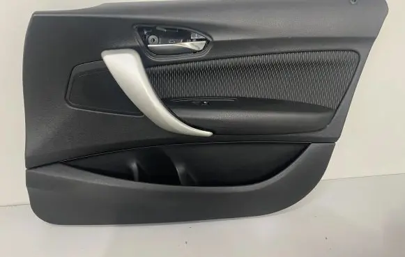 BMW 1 F20 F21 Front door card panel trim 7240404