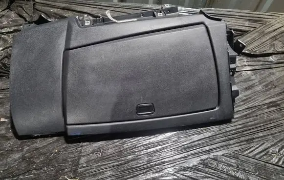 BMW 1 E81 E87 Glove box