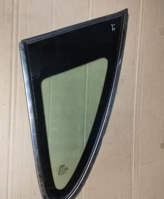 Honda CR-V Rear side window E643R00048
