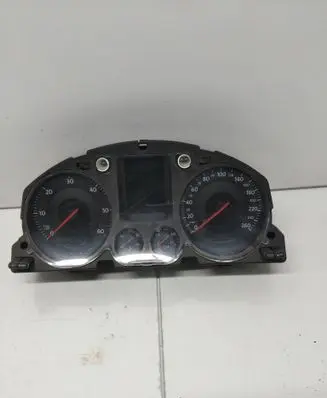 Volkswagen PASSAT B6 Speedometer (instrument cluster) V0002000 3C0920871E