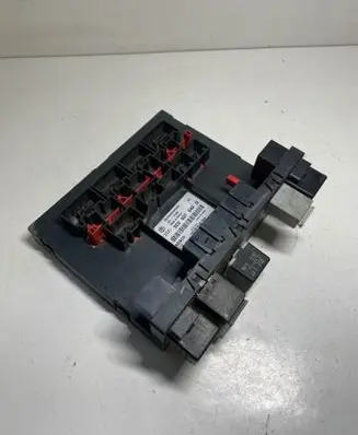 Volkswagen Jetta V Comfort/convenience module 3C0937049D F005V00525