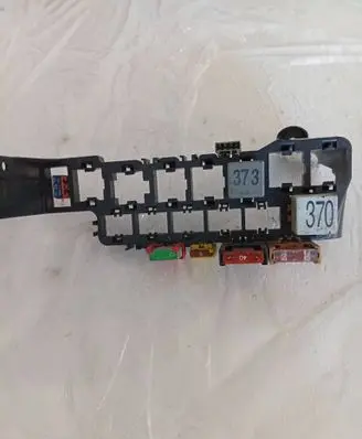 Volkswagen PASSAT B5 Fuse 8A0937530