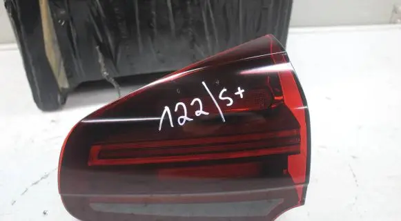 Porsche Cayenne (92A) Tailgate rear/tail lights 7P5945308P