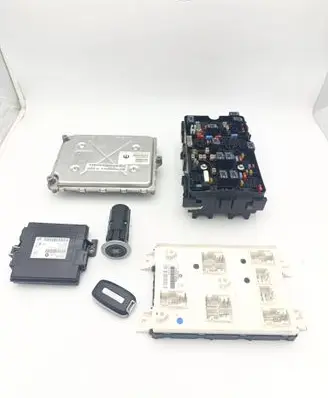 Chrysler Pacifica Engine ECU kit and lock set P68267021AE T00EP0807DY303 P05150888AD