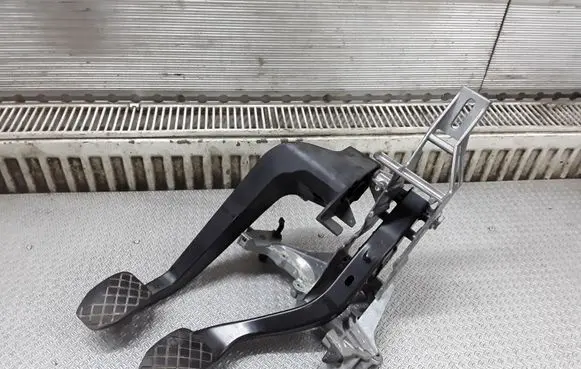 Audi A4 S4 B6 8E 8H Pedal assembly 8E1721117A