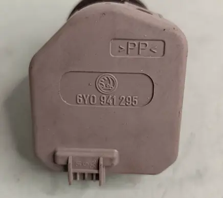 Skoda Fabia Mk1 (6Y) Headlight level adjustment motor 6Y0941295
