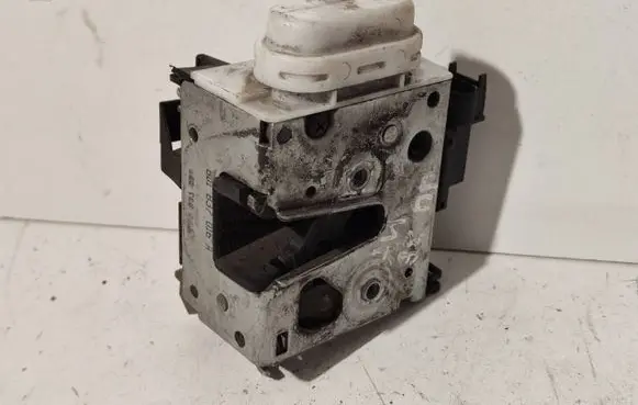 Audi A4 S4 B5 8D Front door lock 8D1837016A