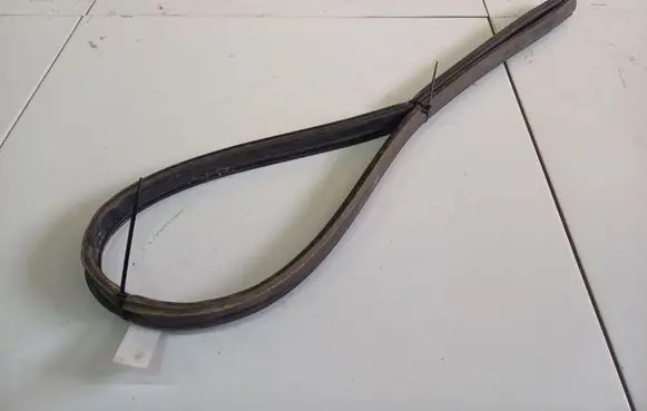 Ford Mondeo Mk III Rubber seal front coupe door 