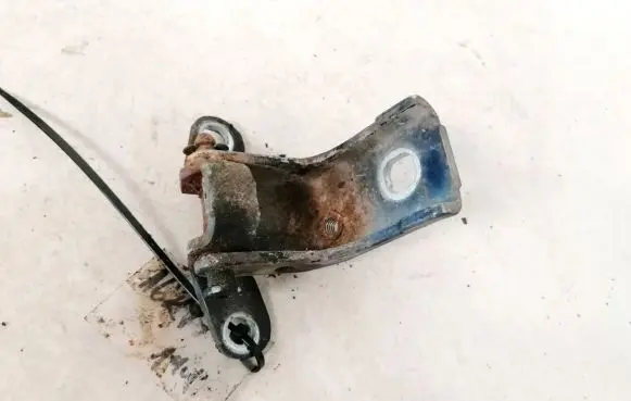 Ford Mondeo Mk III Rear door lower hinge