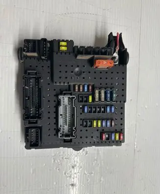 Volvo XC90 Fuse module 8676391 12217799
