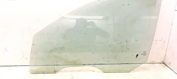 Ford Focus Front door window glass four-door 43R001057 DOT27M23100AS2