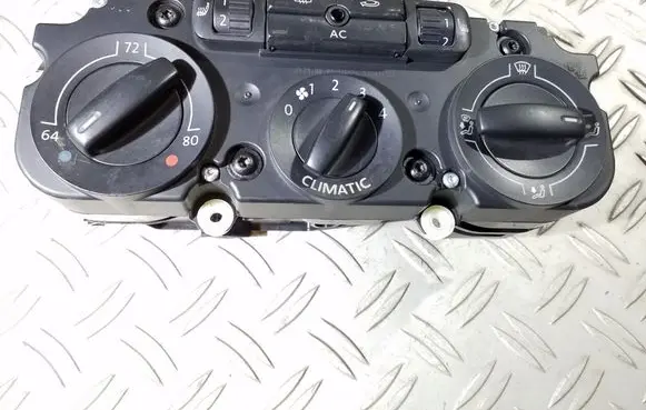 Volkswagen Jetta V Climate control unit 1K1820045B 5HB00932201
